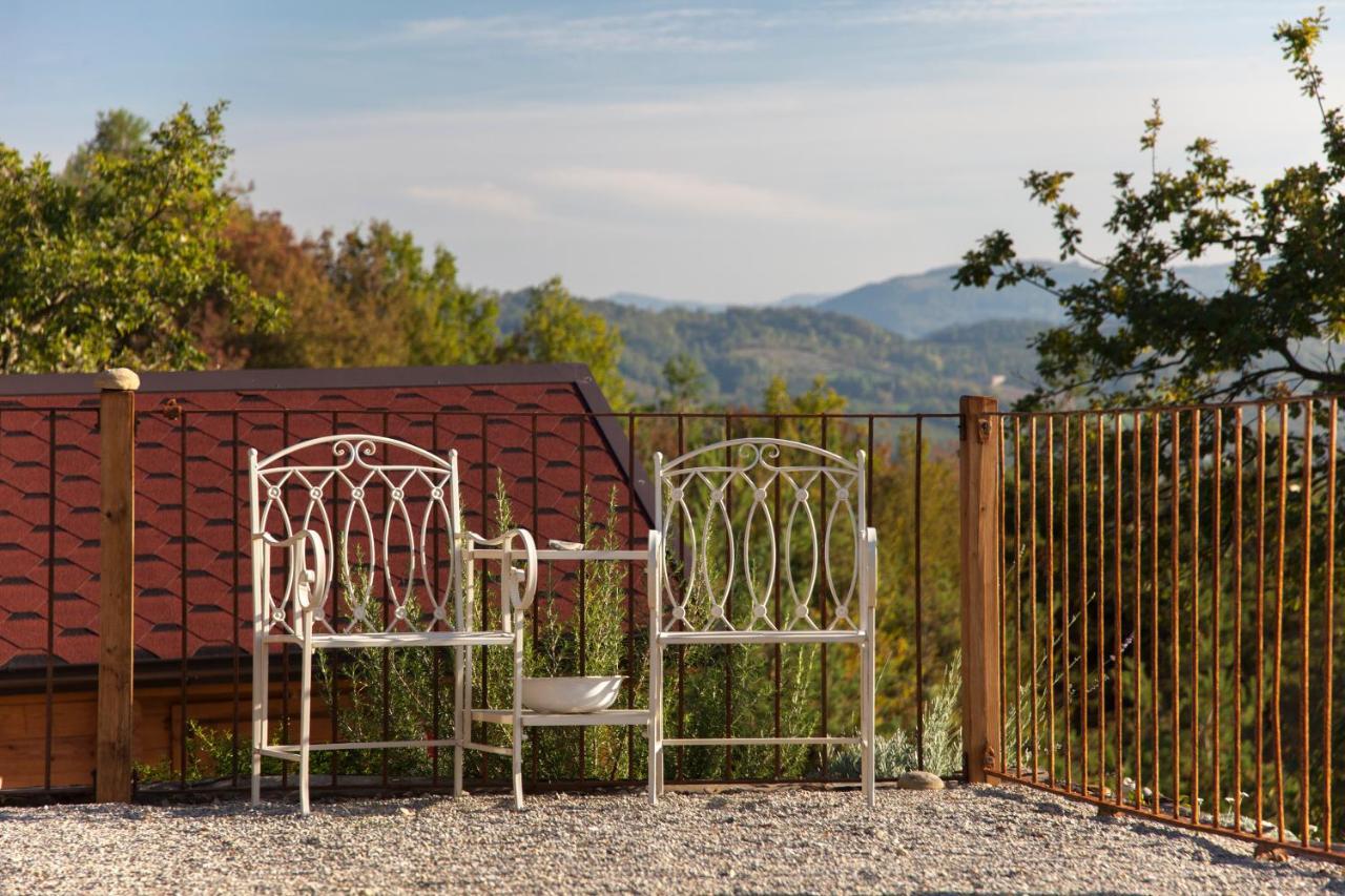 Pian Del Mund Hotel Borgomale Bagian luar foto