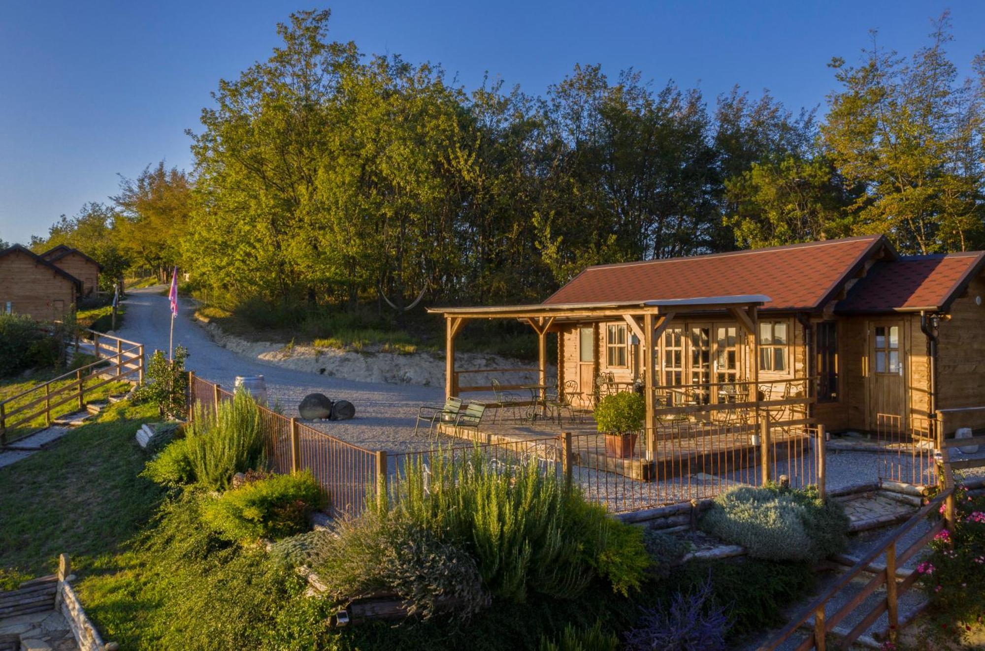 Pian Del Mund Hotel Borgomale Bagian luar foto