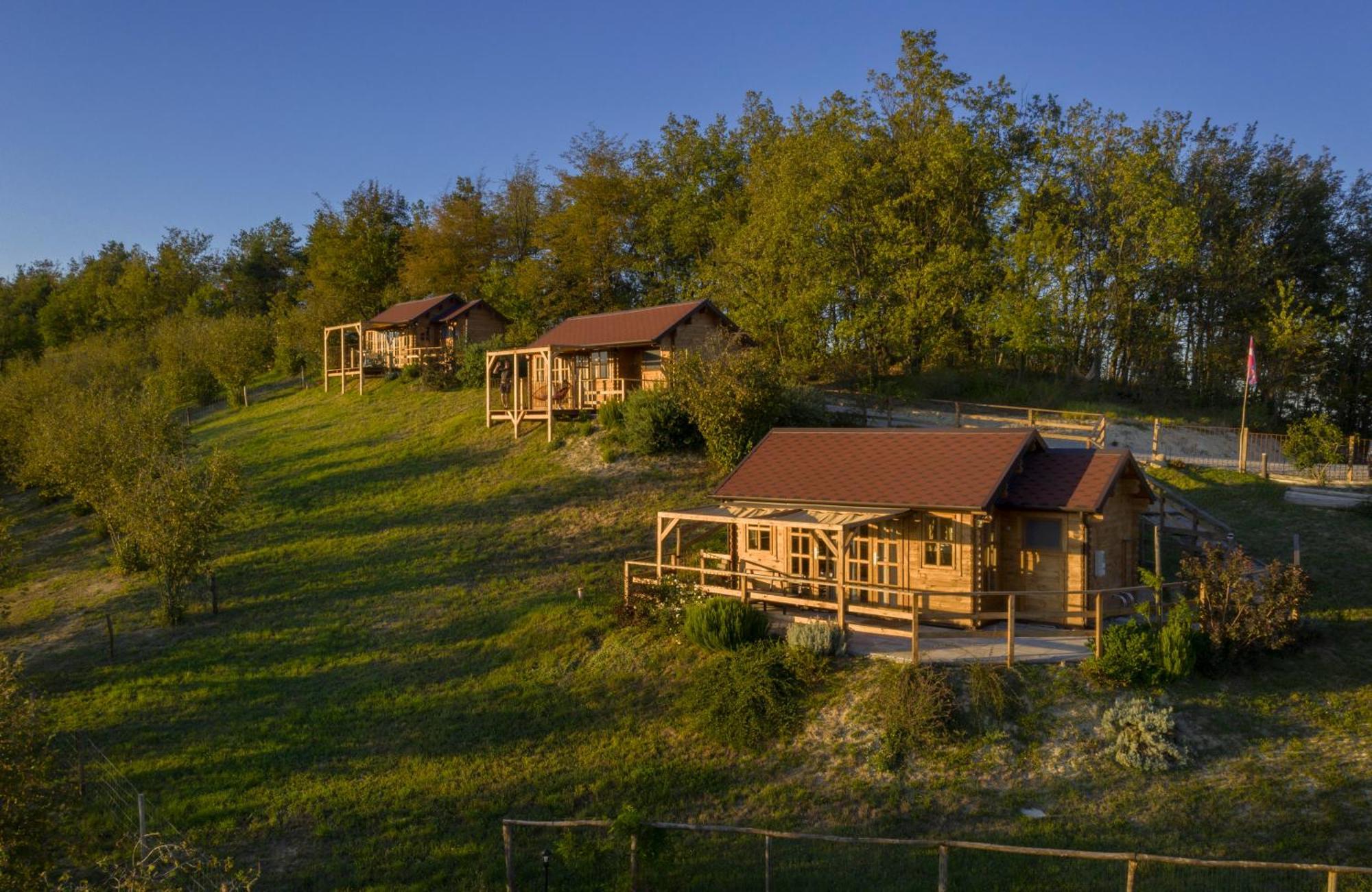 Pian Del Mund Hotel Borgomale Bagian luar foto